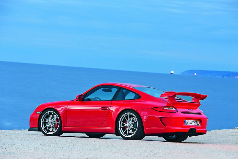 Illustration for article titled 2010 Porsche 911 GT3: Santa's 435 HP Sleigh